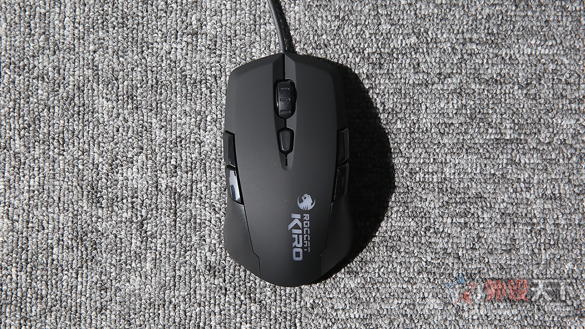 ROCCAT Kiroױ