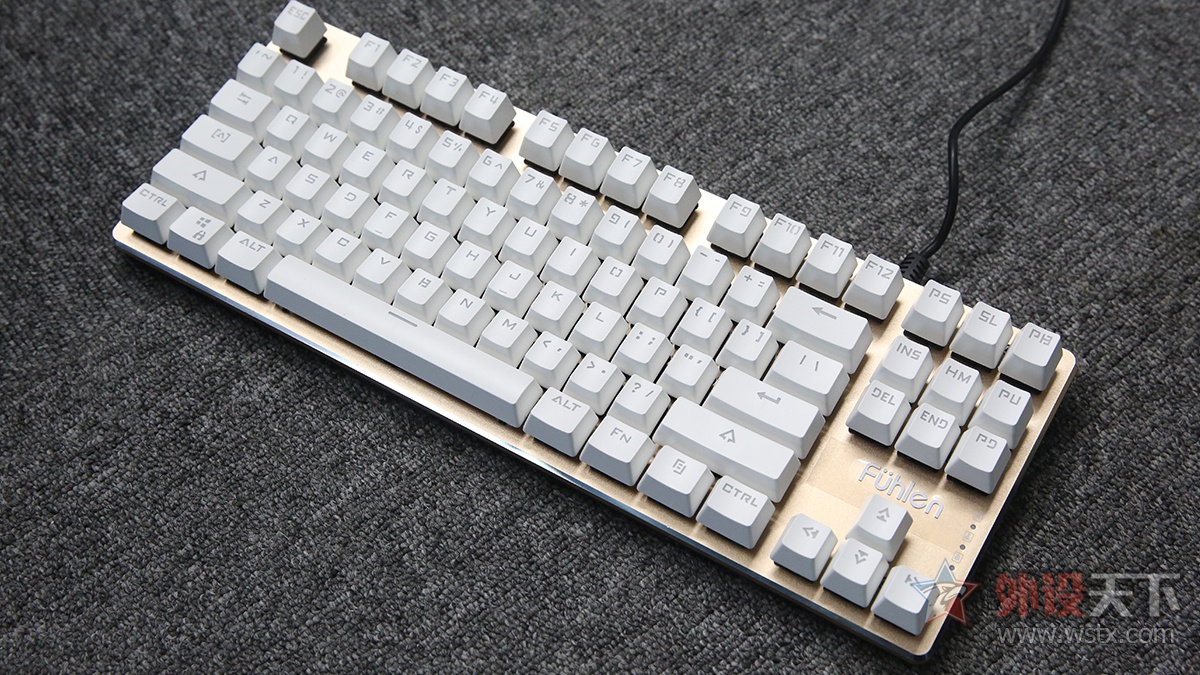 富勒SM681 RGB机械键盘实物首发：全面升级