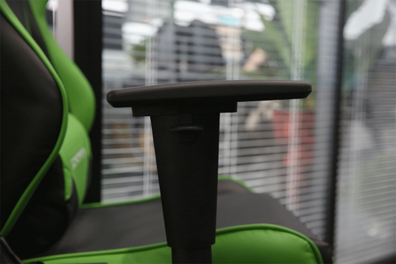 DXRACER FE0电竞座椅 VS 宜博C301电竞座椅