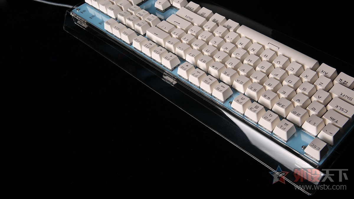 慧海海神潘多拉机械键盘评测：采用全透明外壳
