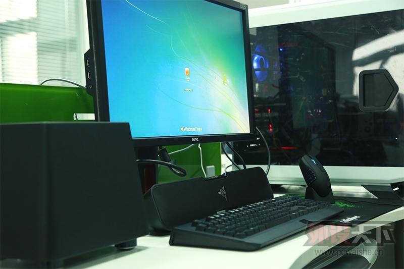 ŮѸ黳  Razer Leviathaά̹