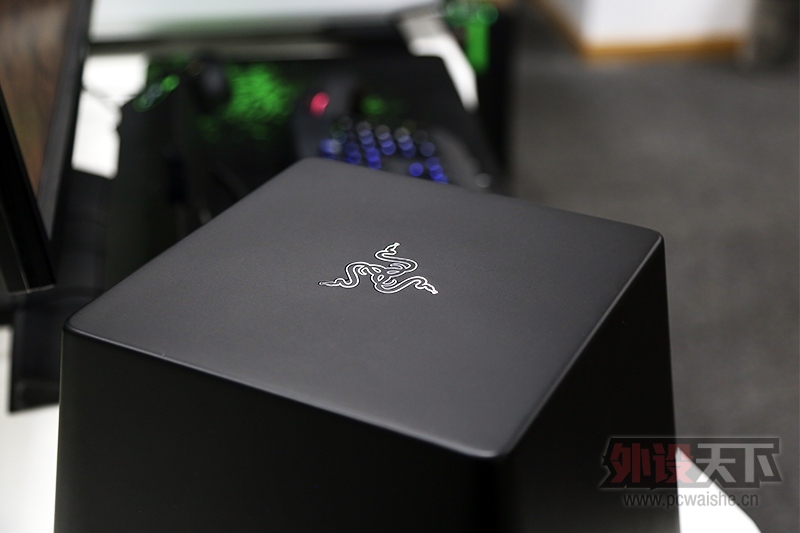 ŮѸ黳  Razer Leviathaά̹
