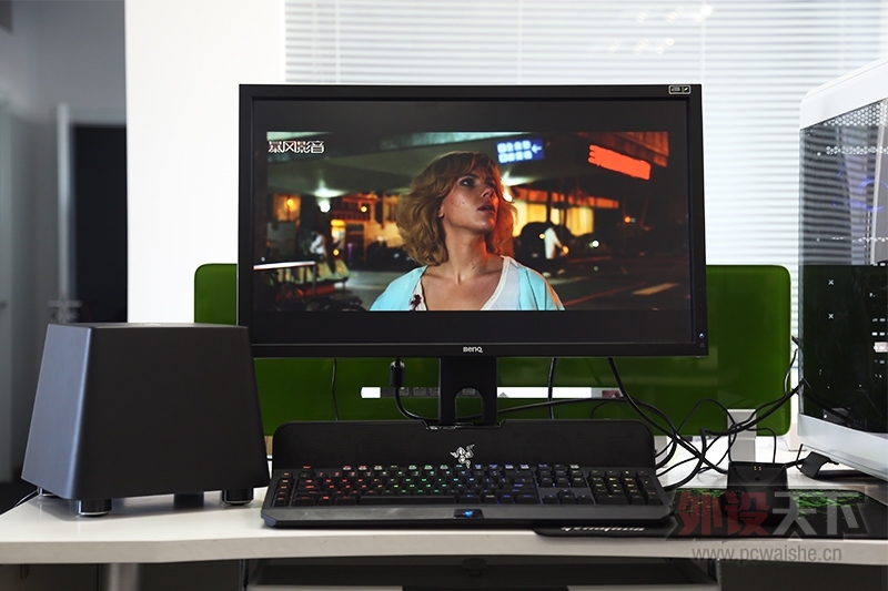 ŮѸ黳  Razer Leviathaά̹