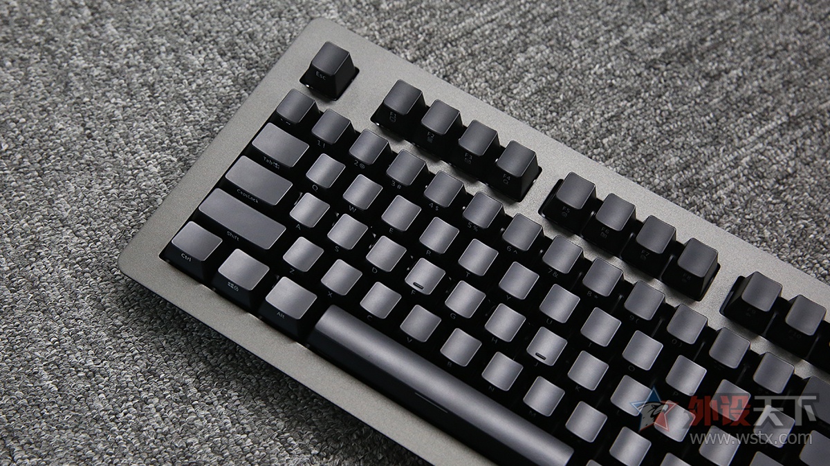 黑爵光环游戏机械键盘实物首发：首款RGB侧刻 
