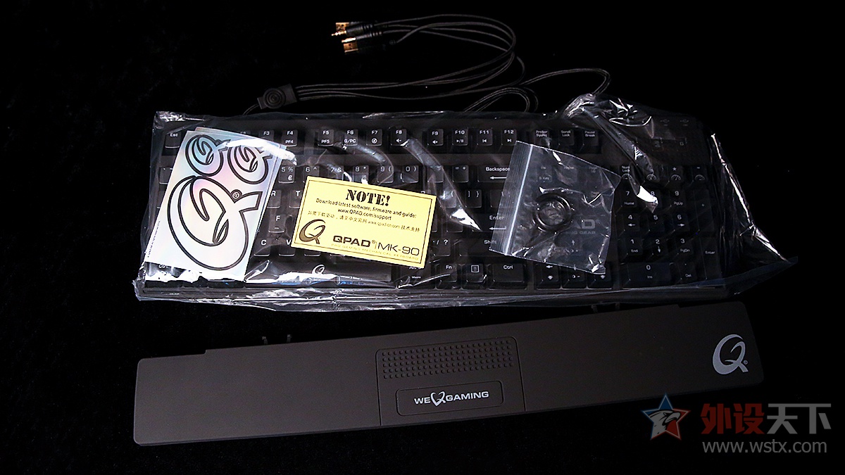 QPAD MK-90机械键盘评测 顶级RGB灯光之美