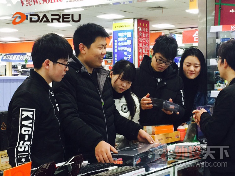 火影外设首发,场面一度无法控制