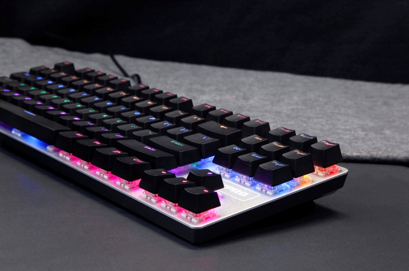 V500S合金版机械键盘+V29S大鼠 雷柏V系列图赏