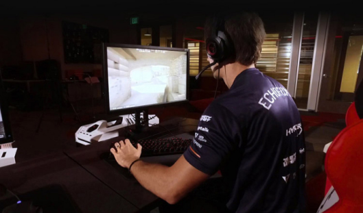 专业电竞耳机 HyperX Revolver系列特色解析