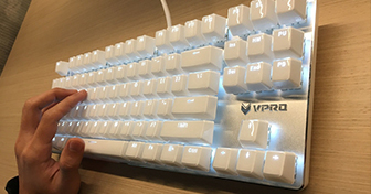 װV500S汳ϷеCF     
