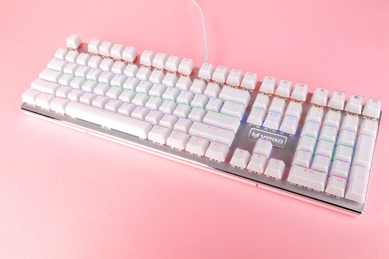 雷柏V700S冰晶版混彩背光游戏机械键盘图赏
