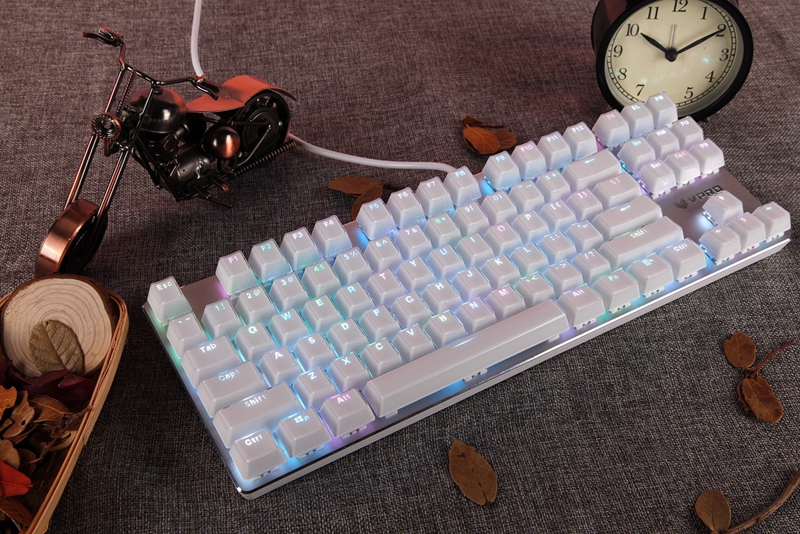 雷柏V500RGB冰晶版幻彩背光游戏机械键盘图赏