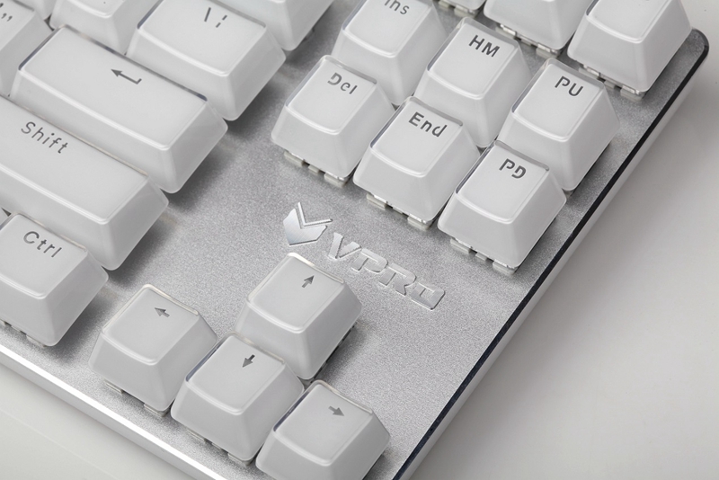 雷柏V500RGB冰晶版幻彩背光游戏机械键盘图赏
