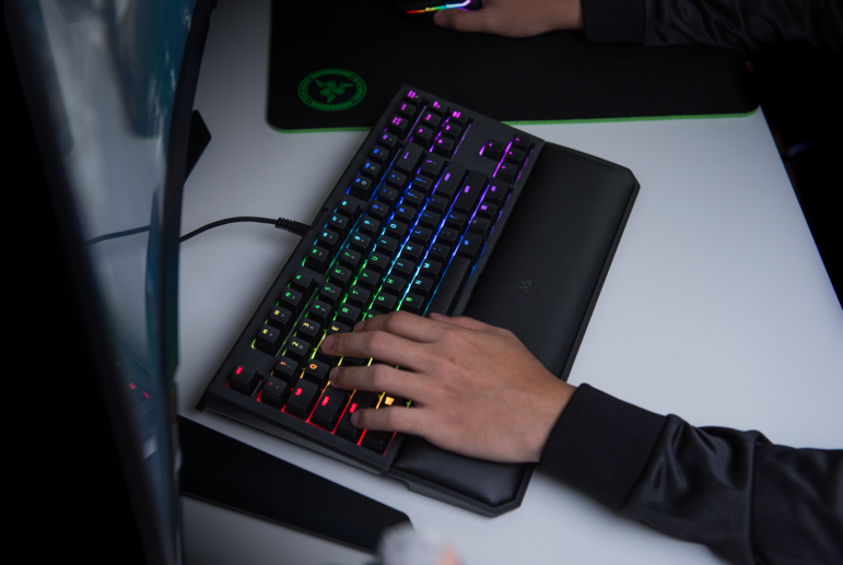 RAZERƳڹѸ֩뾺òʰV2           