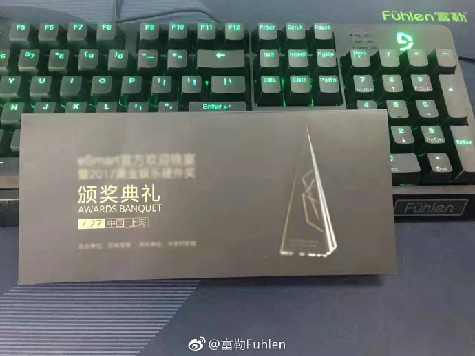 比Showgirl还好看的电竞外设? 玩家们看过来
