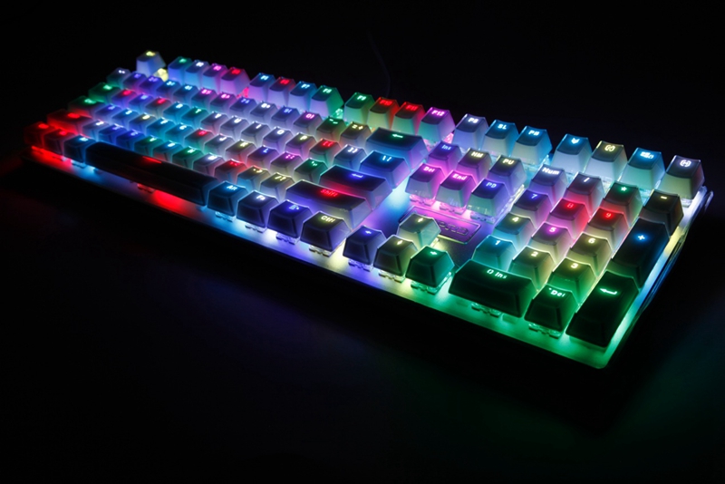 雷柏V700RGB冰晶版幻彩背光游戏机械键盘图赏