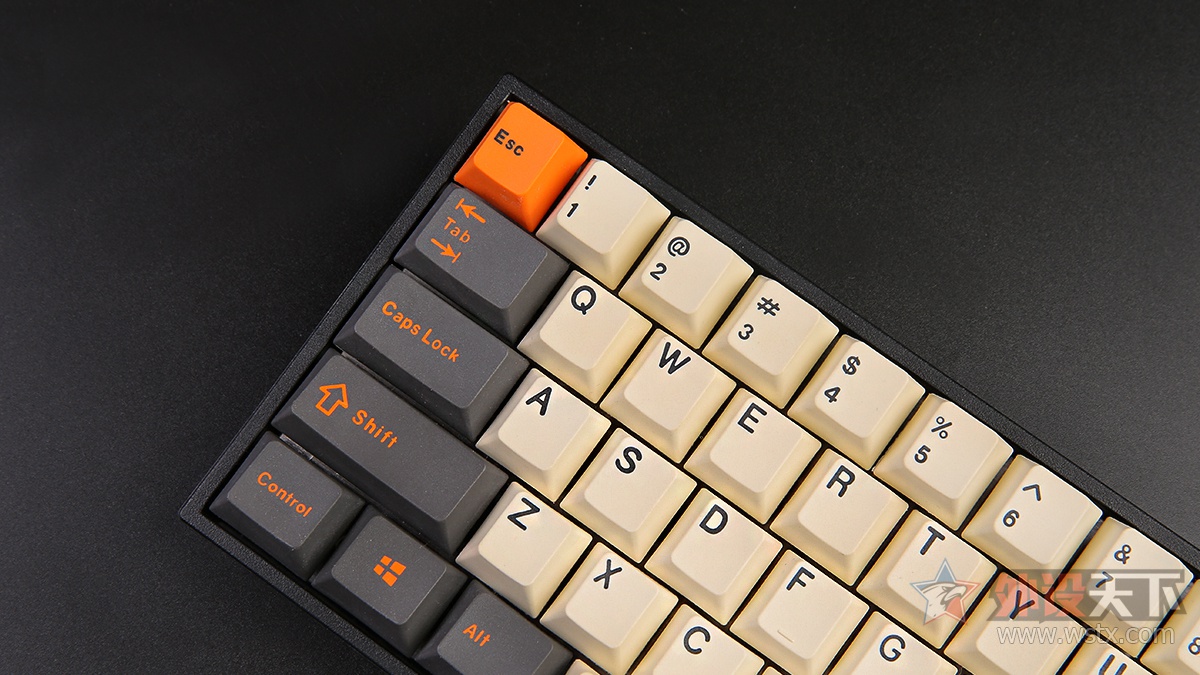 PBT˫ɫעܼñ⣺ɫ   