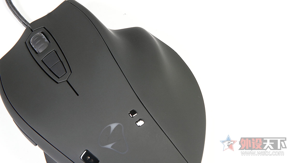 Mionix Naos 船尾座ζ QG 游戏鼠标:科技升级