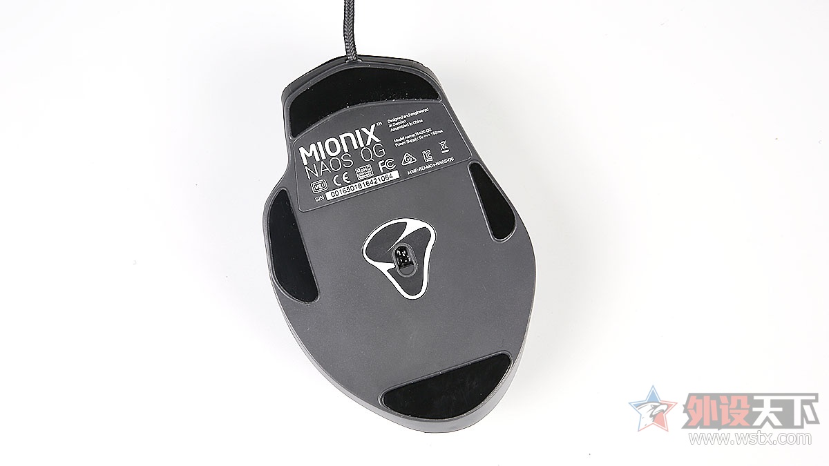 Mionix Naos 船尾座ζ QG 游戏鼠标:科技升级