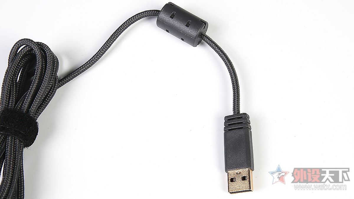 Mionix Naos 船尾座ζ QG 游戏鼠标:科技升级