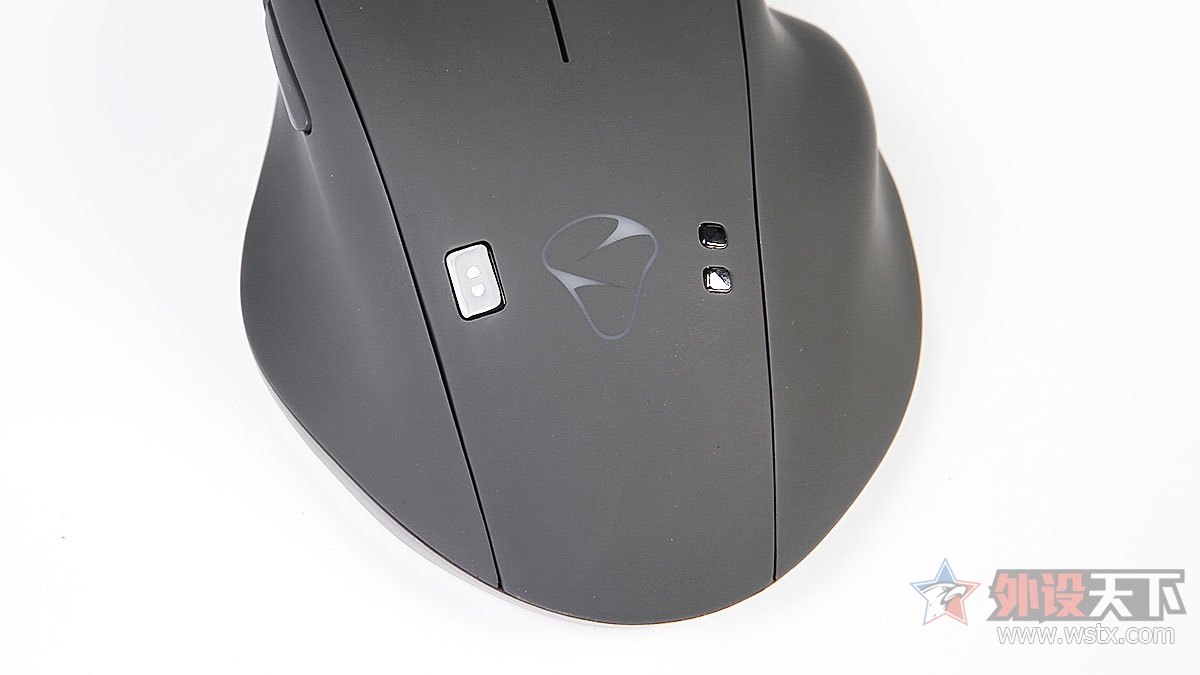 Mionix Naos 船尾座ζ QG 游戏鼠标:科技升级