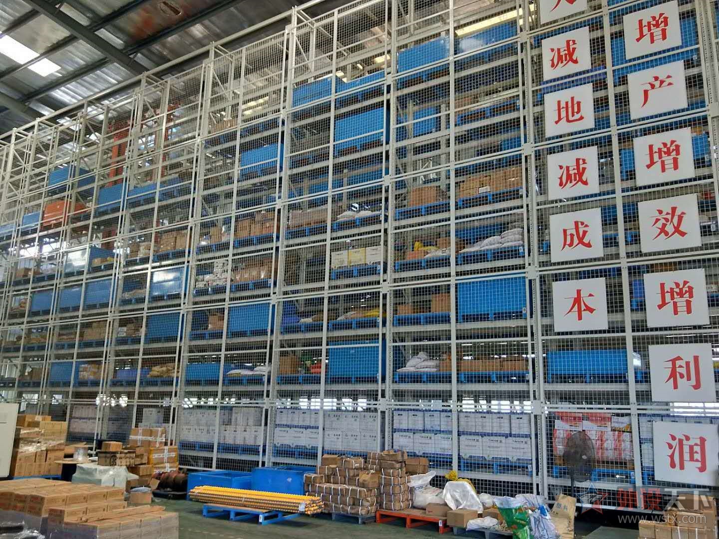 助力企业升级智能仓储物流——雷柏机器人