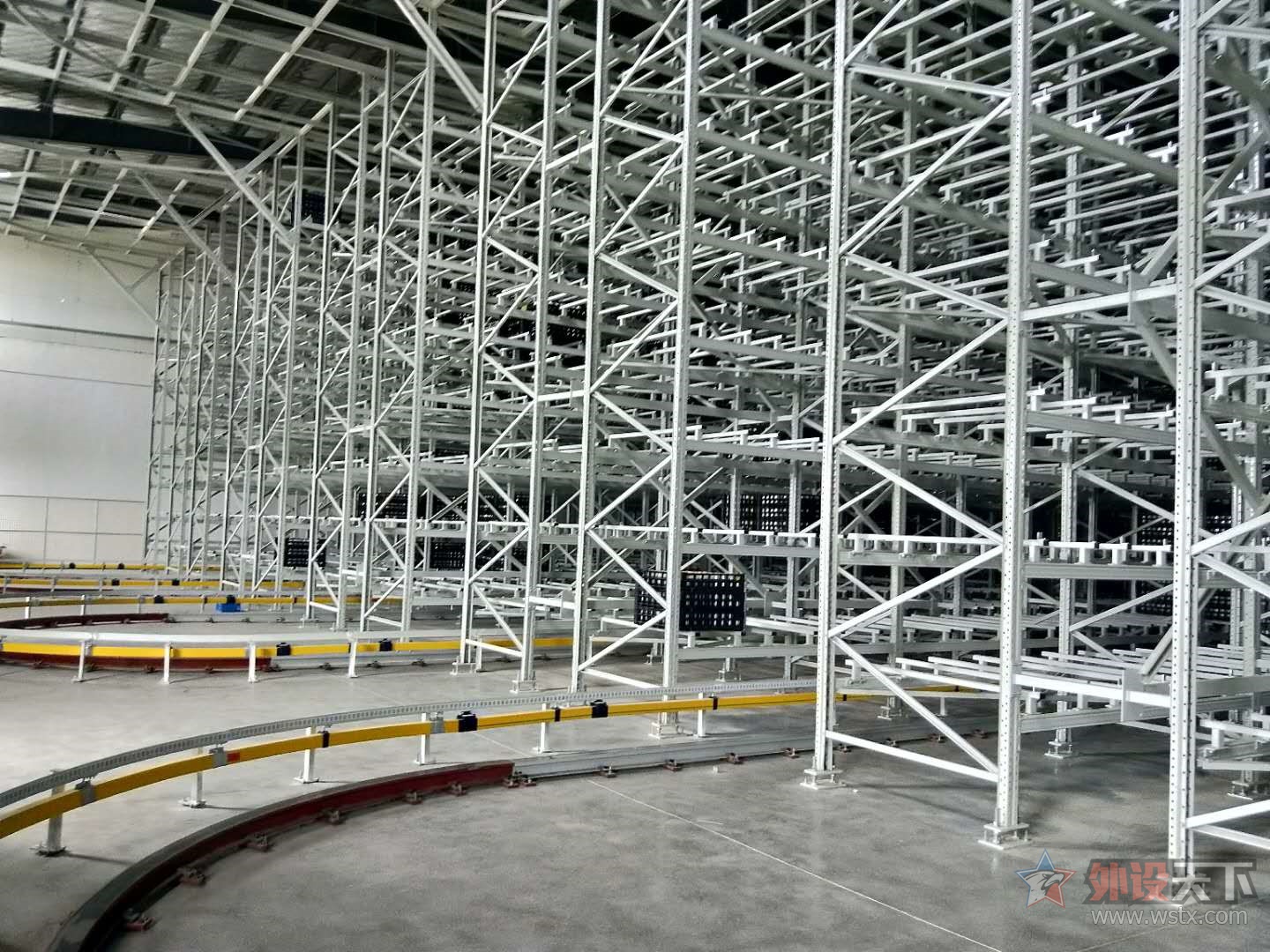 助力企业升级智能仓储物流——雷柏机器人
