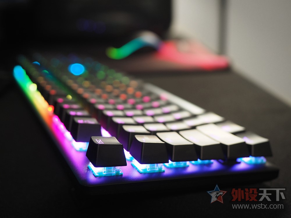 MOBAҸ HyperXԴˮRGBϷе