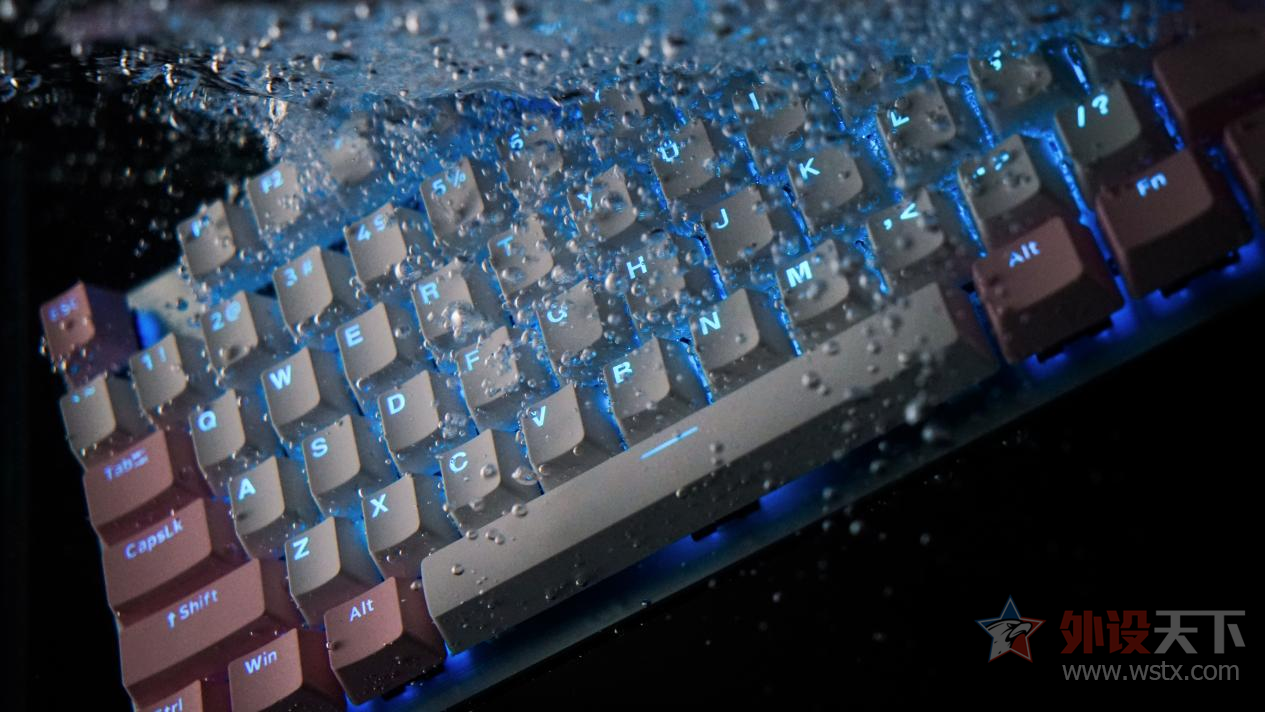 雷柏V530防水背光游戏机械键盘粉黛冰苏打图赏