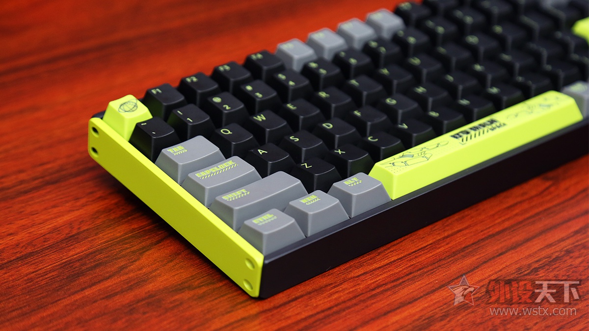 iQunix F97ģ߻е̼ͷɫ  