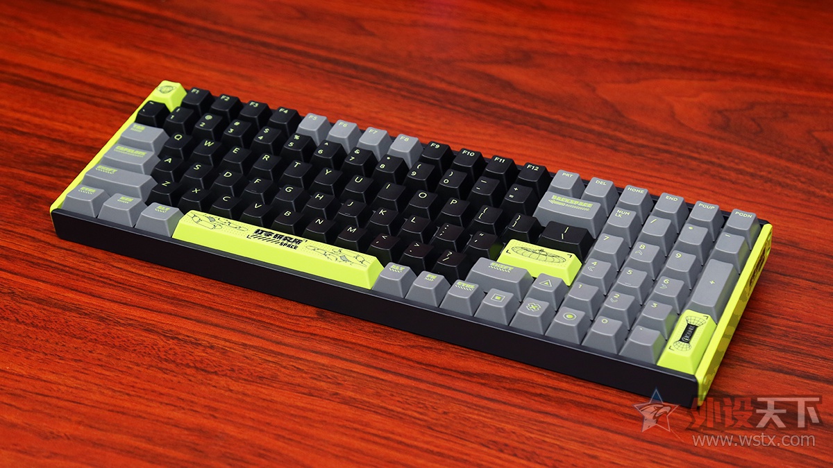 iQunix F97ģ߻е̼ͷɫ  