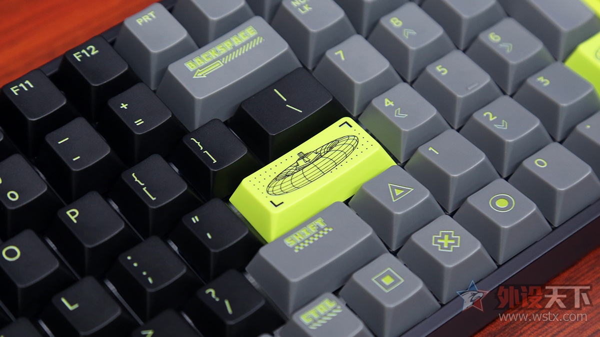 iQunix F97ģ߻е̼ͷɫ  