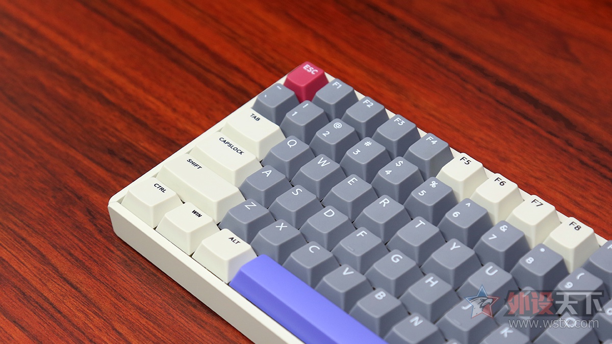 iQunix F97ģ߻е̼ͷɫ  