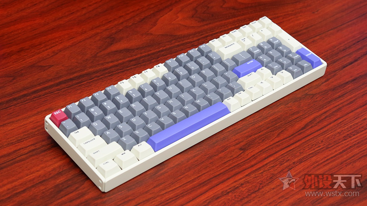 iQunix F97ģ߻е̼ͷɫ  