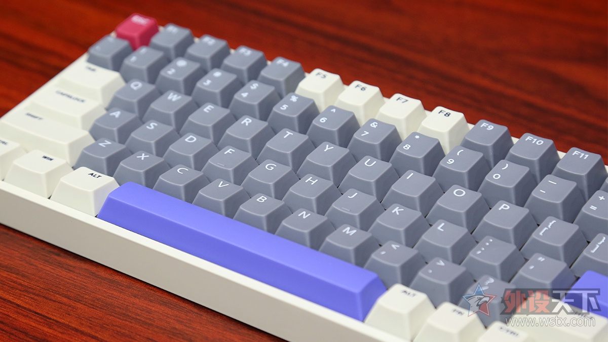 iQunix F97ģ߻е̼ͷɫ  