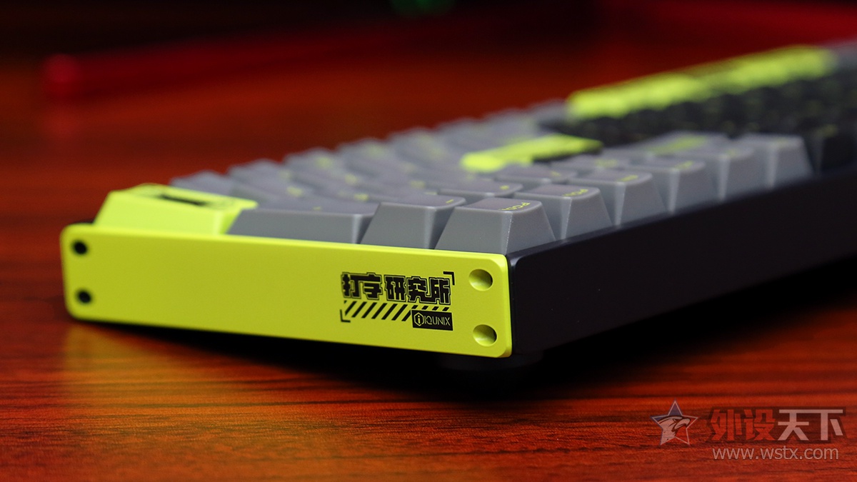 iQunix F97ģ߻е̼ͷɫ  