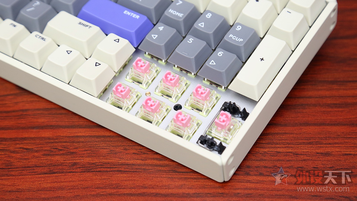 iQunix F97ģ߻е̼ͷɫ  