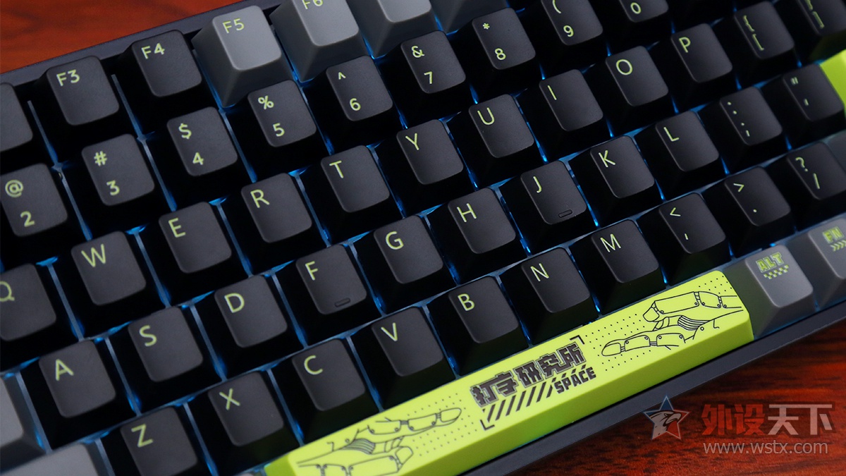 iQunix F97ģ߻е̼ͷɫ  