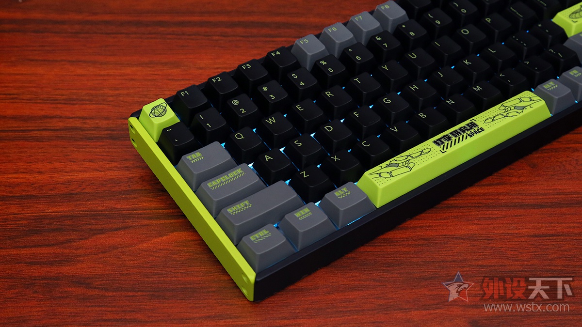 iQunix F97ģ߻е̼ͷɫ  