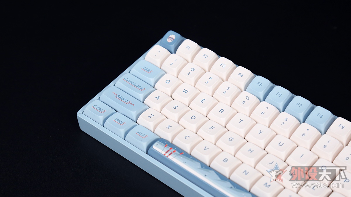 iQunix F97ѩģ߻е̼        