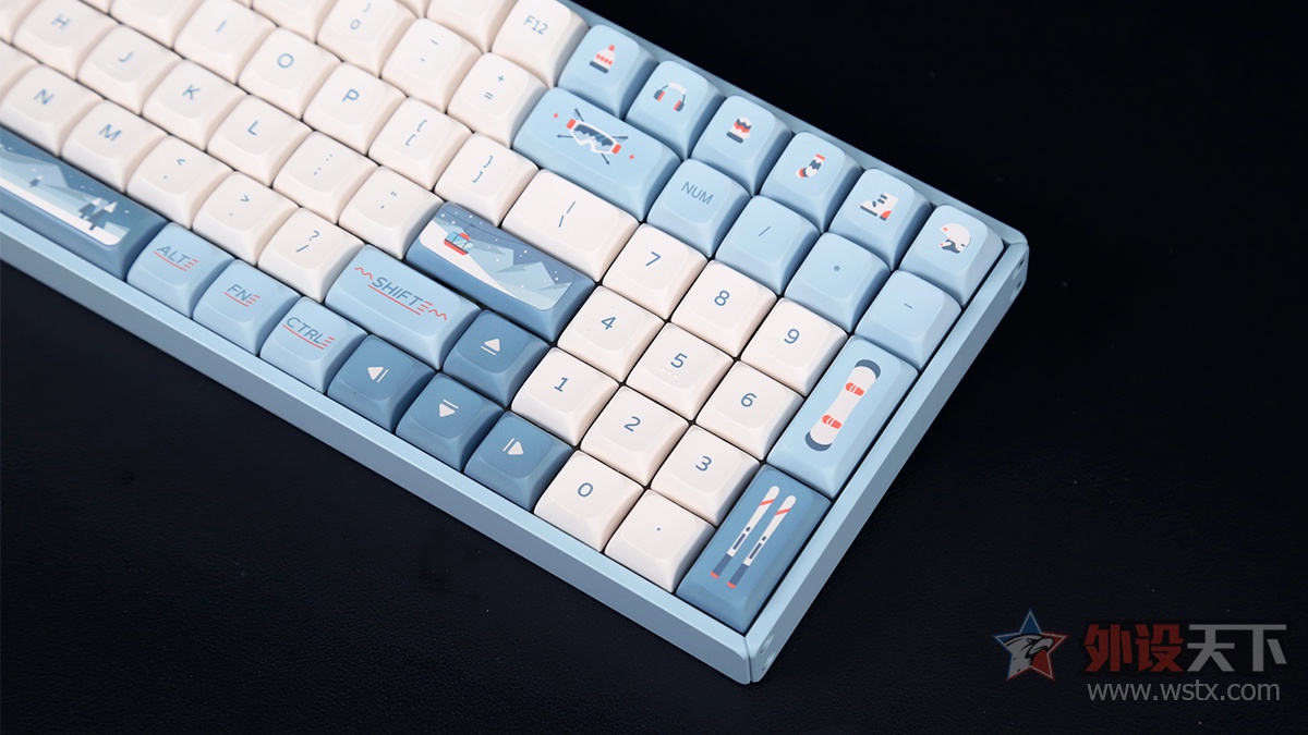 iQunix F97ѩģ߻е̼        