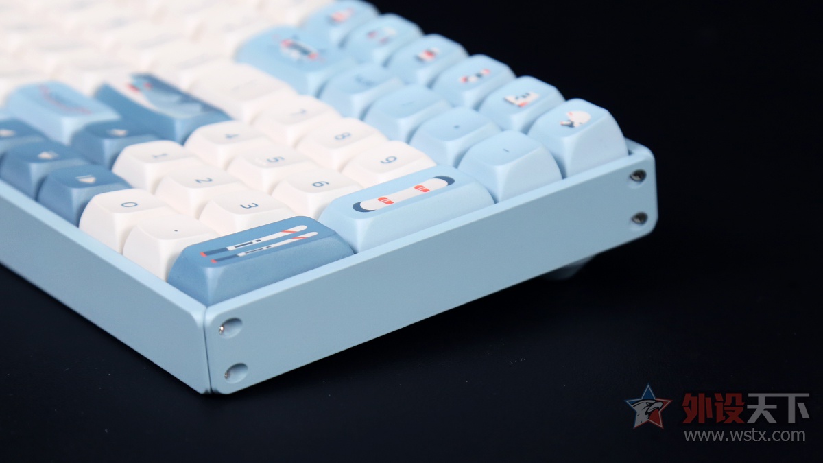 iQunix F97ѩģ߻е̼        