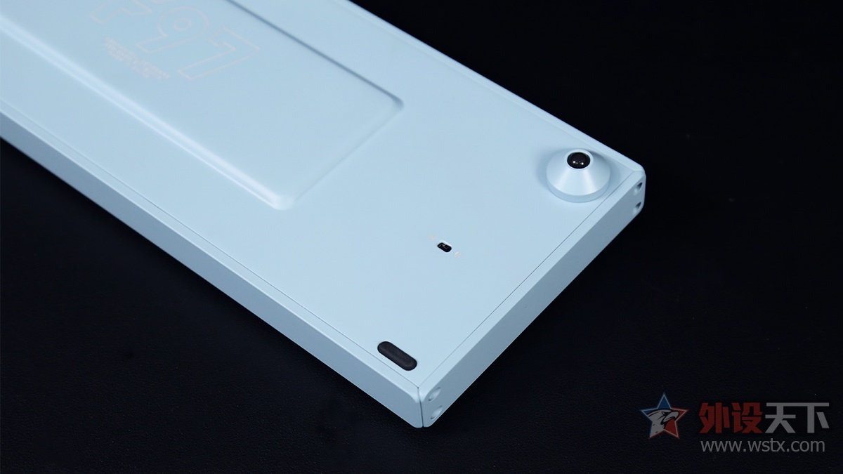 iQunix F97ѩģ߻е̼        