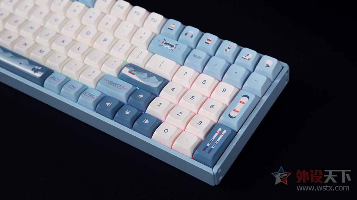 iQunix F97ѩģ߻е̼        