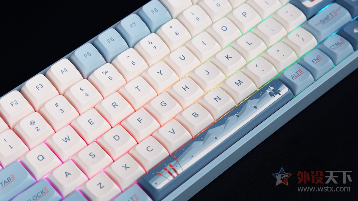iQunix F97ѩģ߻е̼        