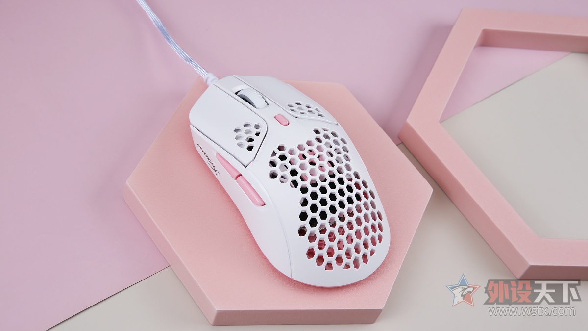 HyperX旋火白粉色游戏鼠标图赏简评：高颜典范