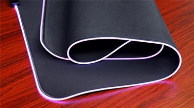 雷蛇重装甲虫幻彩版游戏鼠标垫：提升桌面氛围