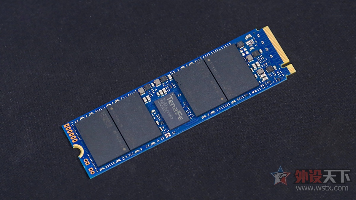 ʿNV3 PCIe 4.0 NVMe SSD           