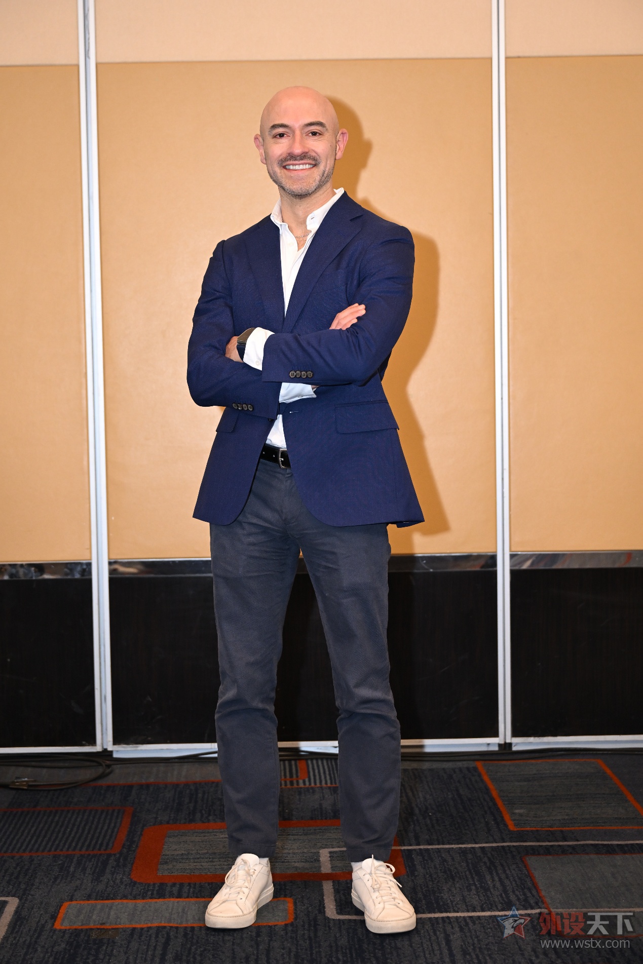 ���ϴ�����Ʒ������                        